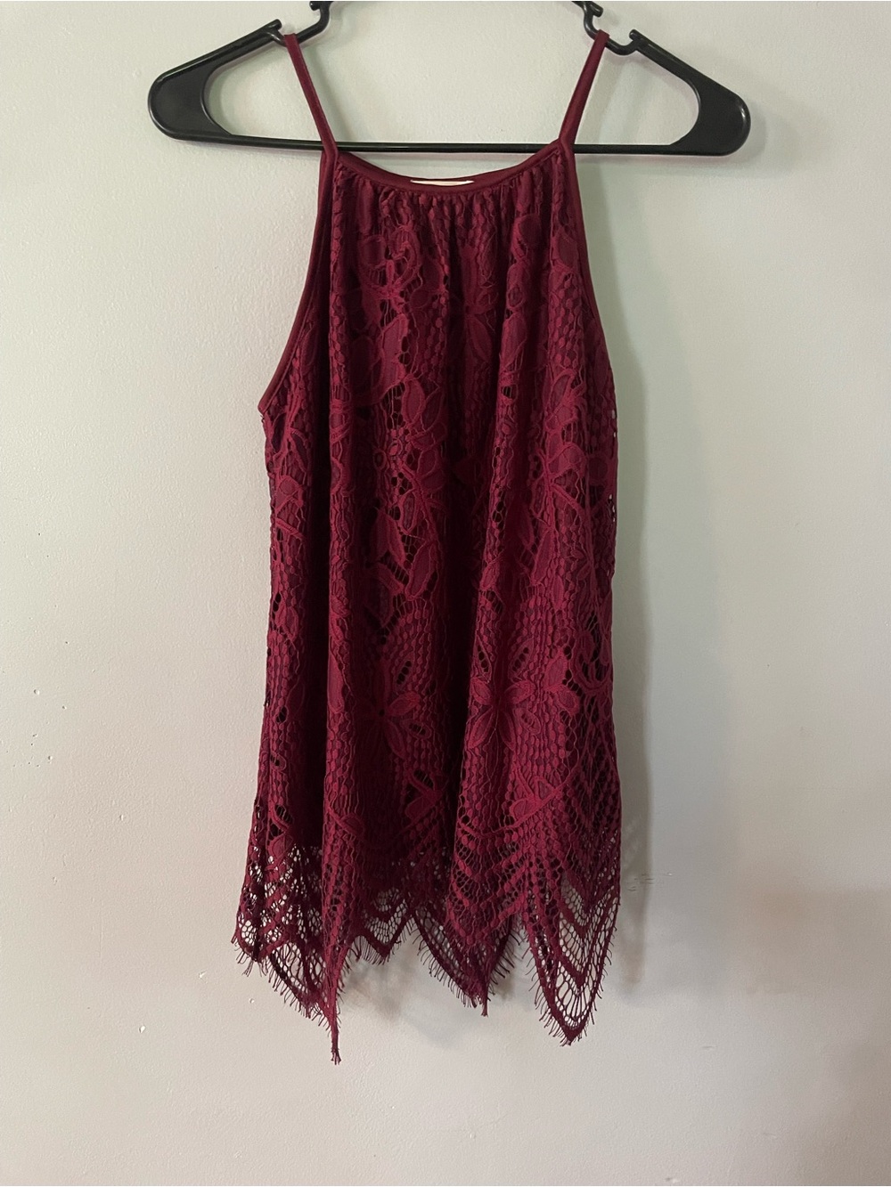 Paper + tee Burgundy Lace Halter Tank Top Medium